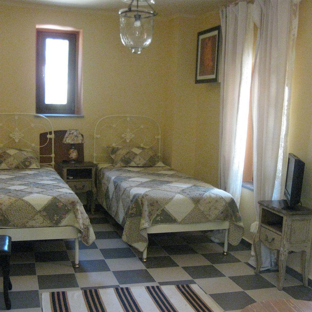 Traditional Hotel Ianthe Vessa Room photo
