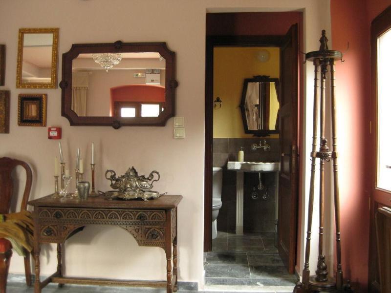 Traditional Hotel Ianthe Vessa Exterior photo