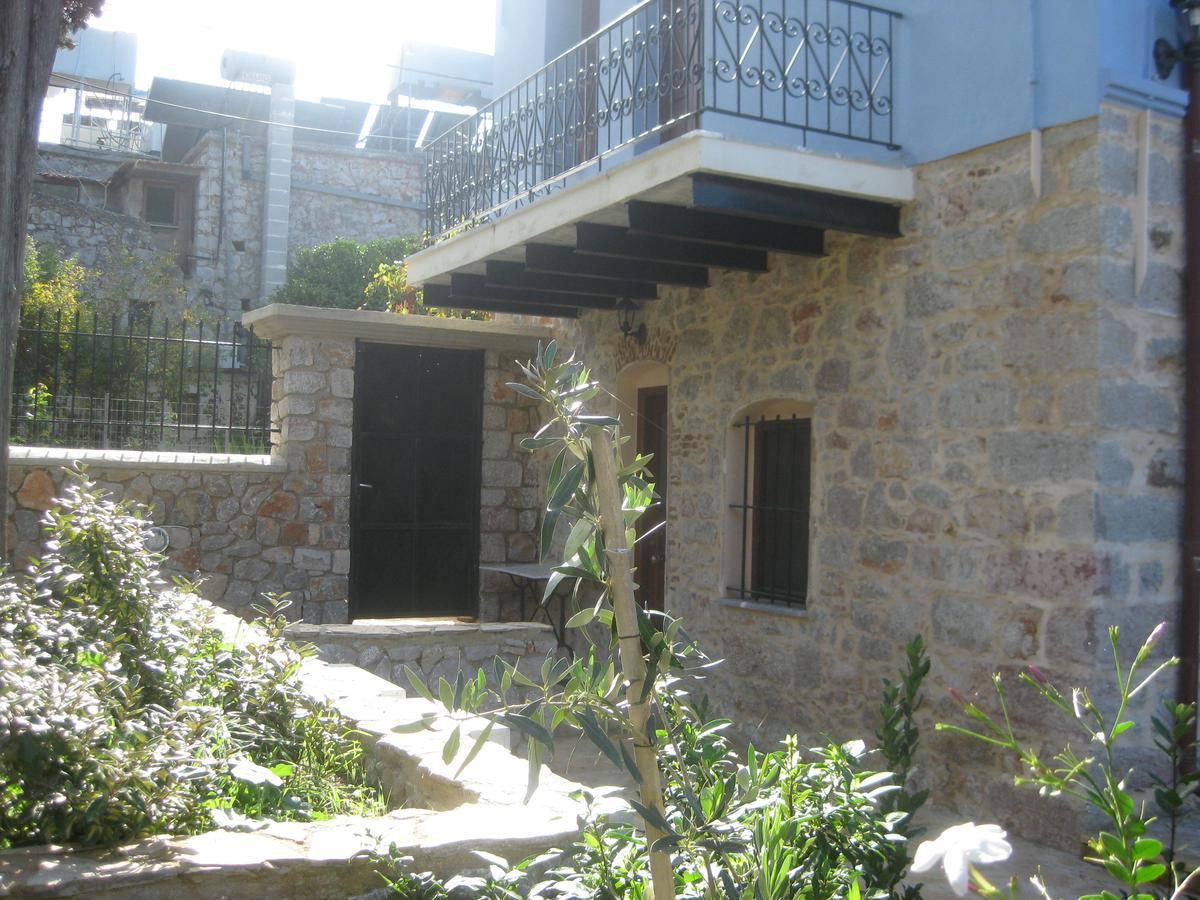 Traditional Hotel Ianthe Vessa Exterior photo