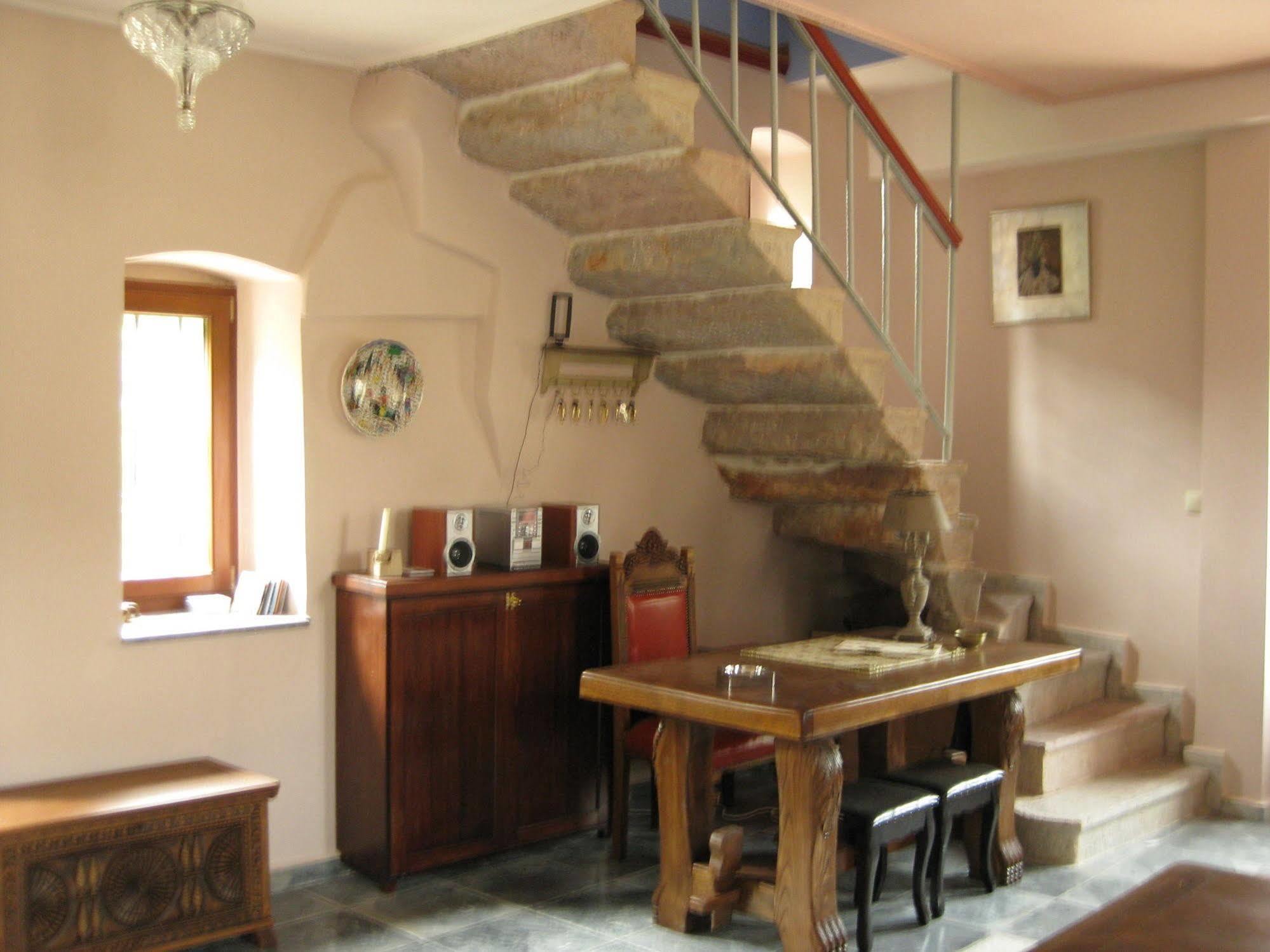 Traditional Hotel Ianthe Vessa Exterior photo